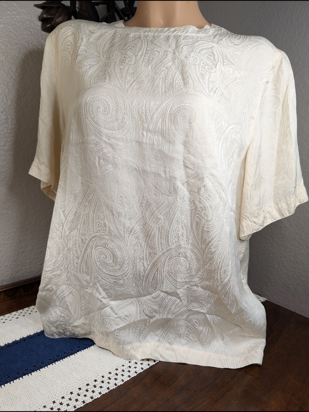 Vintage 90s Christie & Jill Silk Cream Paisley Short-Sleeve Top